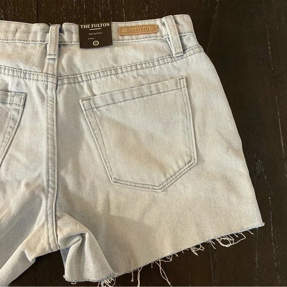 BLANK NYC The Fulton Light Wash Raw Hem Blue Jean High Waist Shorts Size 27‎ NWT